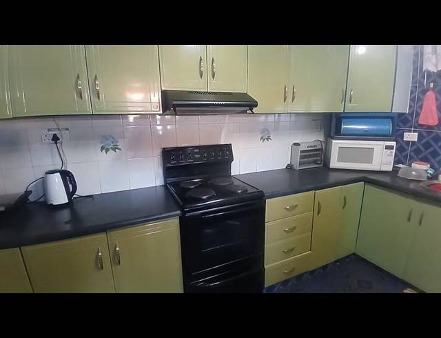 4 BEDROOM HOUSE FOR SALE IN CROSSMOOR